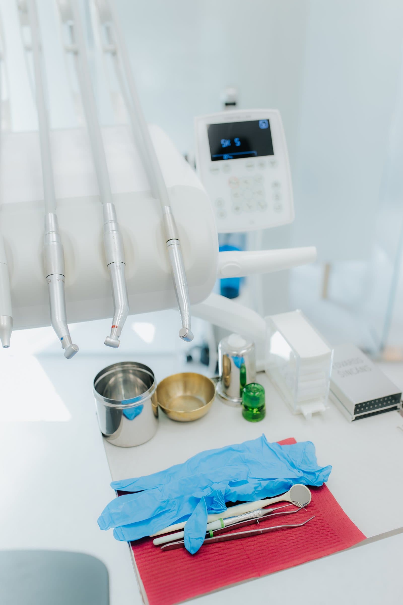 Zobu sakņu kanālu ārstēšana (endodontija)